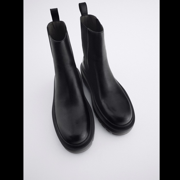 US 7.5 ZARA Leather boots - Picture 3 of 7